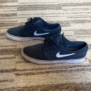Nike Janoski